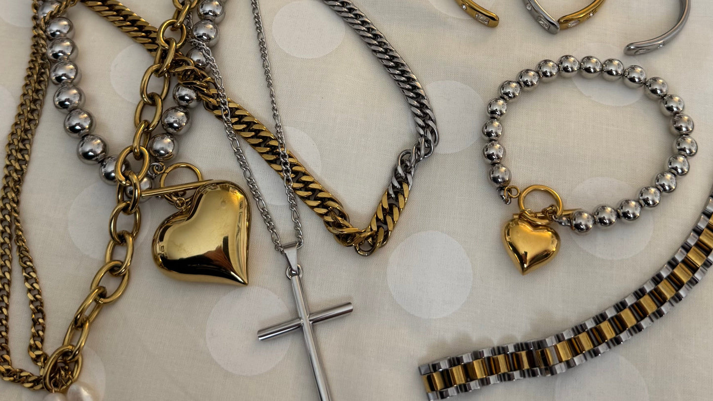 The best jewelry and accessories at Holly Bleu, a Women’s fashion boutique